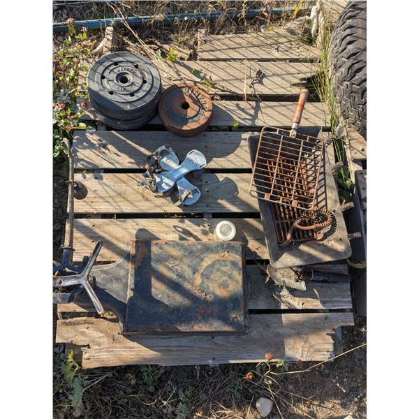 Mixed Pallet Lot – Vintage Scale, Mini Hibachi Grill, Weights, etc.