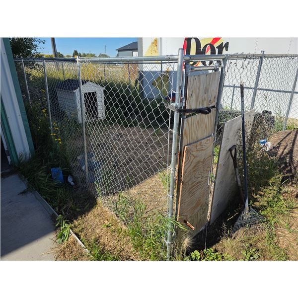 *OFFSITE* Dog Run & Doghouse