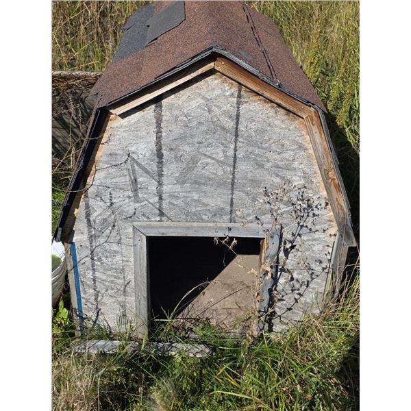 *OFFSITE* Doghouse – 40” tall