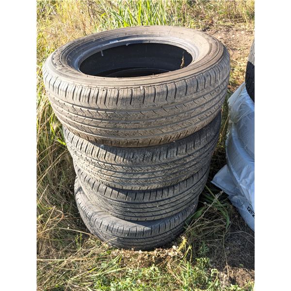 *OFFSITE* Set of (4) Bravo Maxxis 225/60r17 Tires