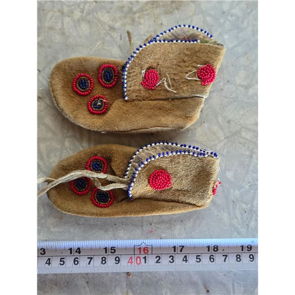 Baby moccasins- 4.5"L