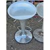 Image 2 : Bar stools