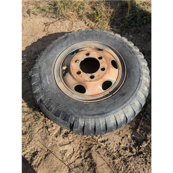 Hawk 373 Military Tire & Rim – 9.00/20