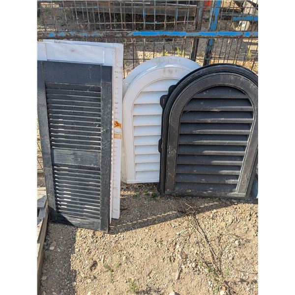 (5) Plastic Storm Shutter Décor