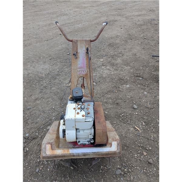 26” Wide Roto-Tiller, 5hp Briggs and Stratton – Runs (See Video)