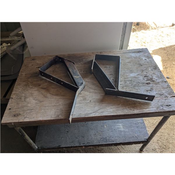 Mini Workbench – 32”x 18”x 22”h w/ Step Risers