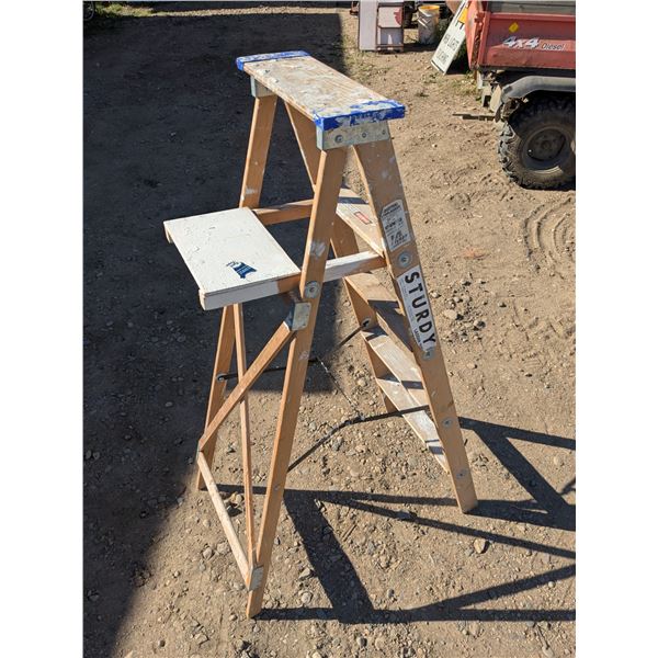 5’ Folding Wooden Step Ladder