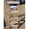 Image 2 : 5’ Folding Wooden Step Ladder