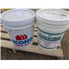 Image 1 : 10 Gallons Paint/Primer Product