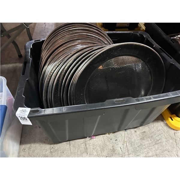 Large Tote w/Metal Chargers