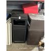 Image 1 : Patio Lidded Large Waste Cans - 4