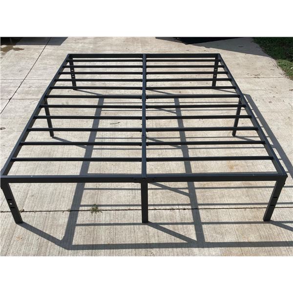QUEEN METAL PLATFORM BED FRAME WITH HORIZONTAL STEEL SLAT SUPPORT