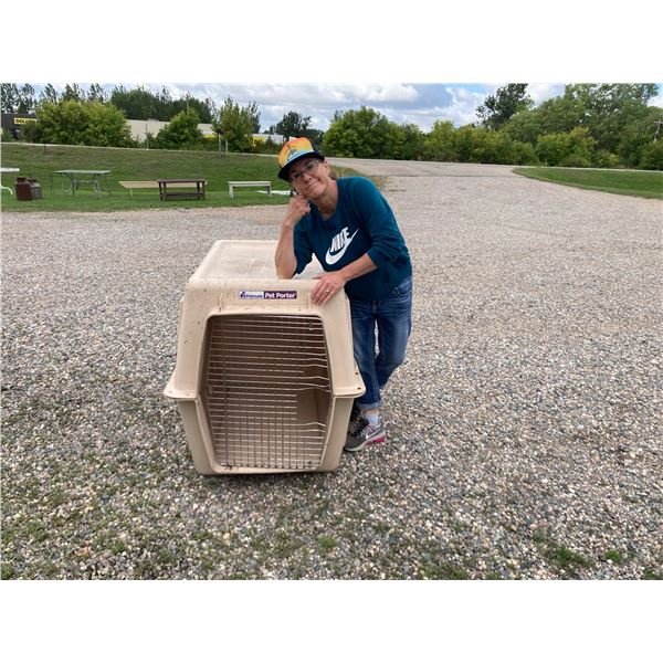 LARGE PETMATE PET PORTER PET KENNEL