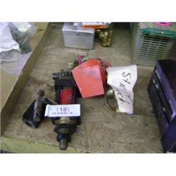 BOX OF MISC GROVE GAUGES