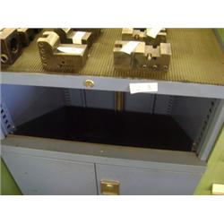 LISTA 2 DOOR CABINET