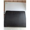 Image 3 : *Grey Dog Bed 36"x27"x3", Pickup Only