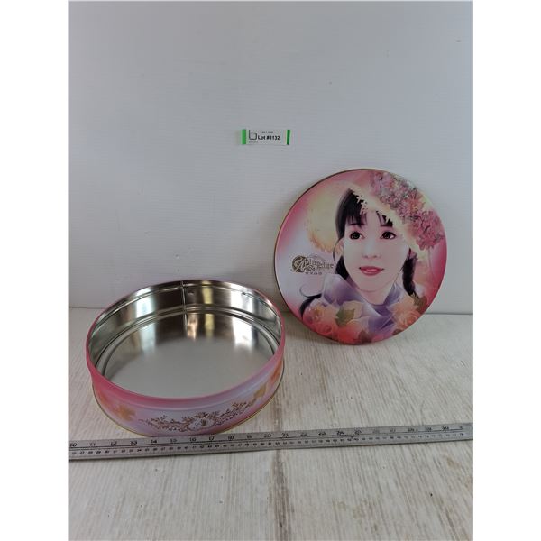 Chinese Aphrodite Pink Metal Tin Container