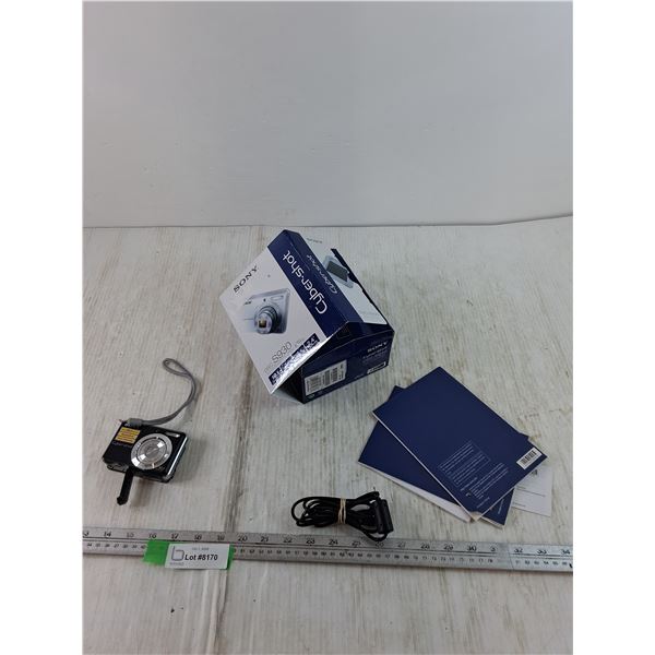 Sony Cybershot DSC-S930 With Manuals and Charging Cable