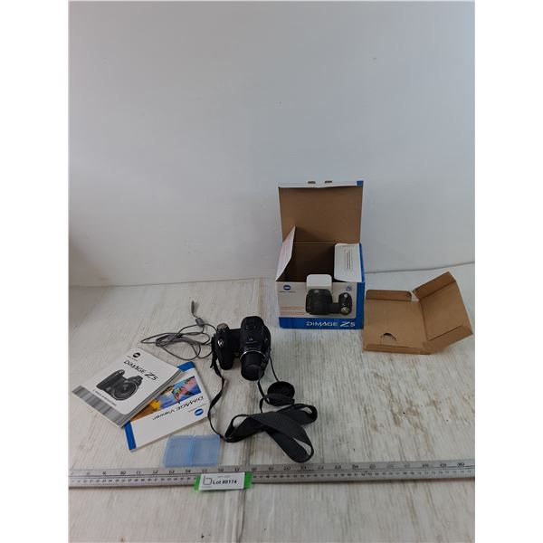 Konica Minolta Dimage Z5 Camera Untested with Manuals, Charging Cord, Box