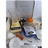 Image 4 : Vintage Blender, Toaster, Kitchen Knives, Serving Tray, Tupperware Salt & Pepper Shaker, Misc