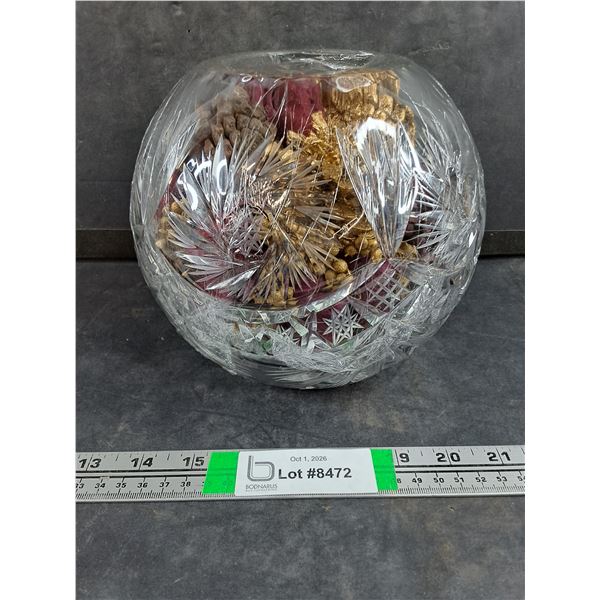Lead Crystal  Rose Bowl with Decorative Pine Cones
