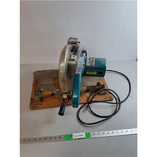 Makita 255mm Miter Saw- Powers On, Can't Ship