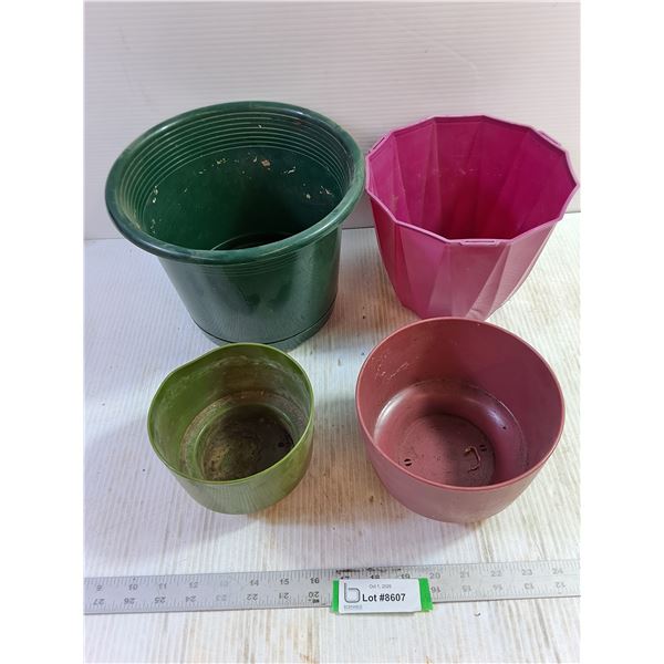 (4) Plastic Plant Pots