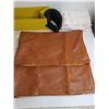 Image 2 : Pillow Covers, TP Holder, Neck Support, Bath Mat, Glass Cases, Foldable Storage Box