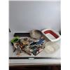 Image 1 : Assorted Cake Pans & Kitchen Utensils