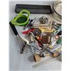 Image 2 : Assorted Cake Pans & Kitchen Utensils