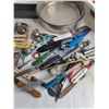 Image 3 : Assorted Cake Pans & Kitchen Utensils
