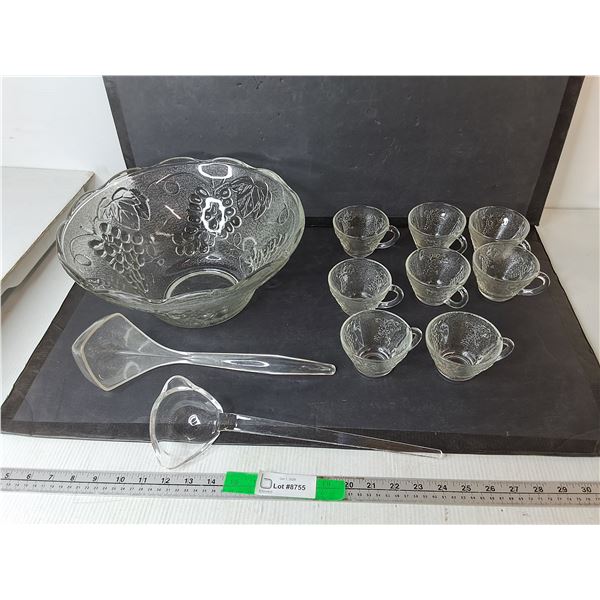 Glass Punch Bowl Set & Plastic Ladles