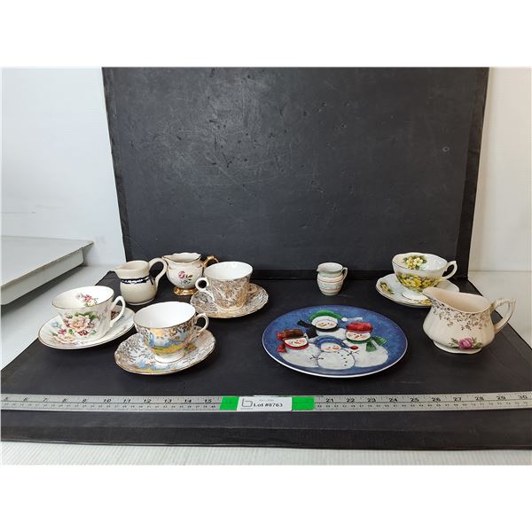 Bone China Teacups/Saucers, Ceramic Creamers, Christmas Plate