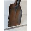 Image 2 : **(3) Small Scoop-Style Shovels