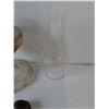 Image 4 : Kerosene Lamp with Glass Chimney