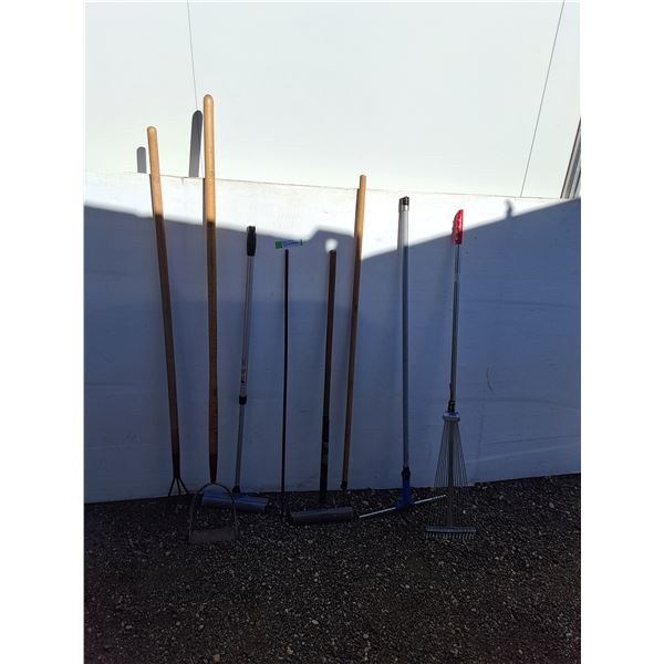 **Assorted Tools, (3) Window Cleaners, Garden Fork,  Metal Rake, Rebar Bar No Shipping
