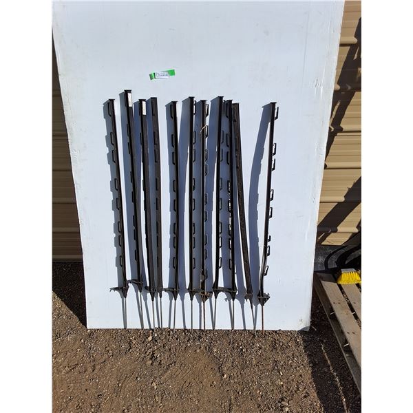 **(11) 4 Ft. Plastic Electric Fence Posts- Can't Ship