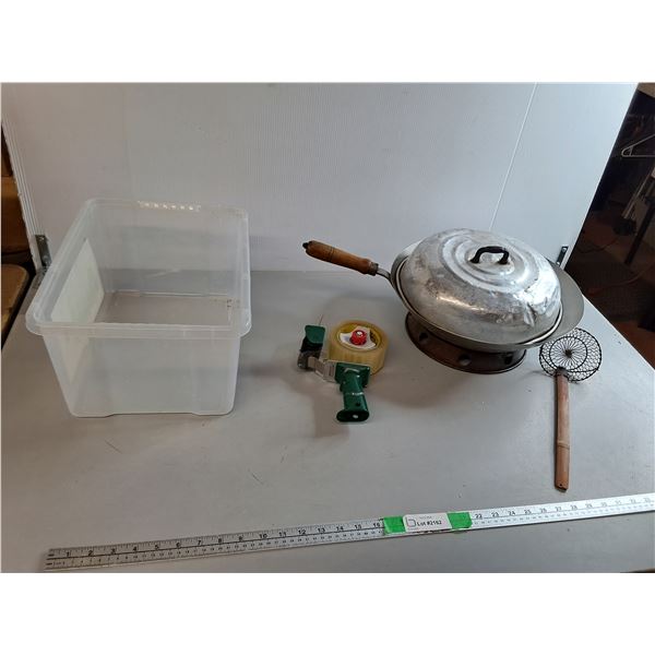 Plastic Storage Tote 15.5" x 11", Tape Gun, Wok- Can't Ship