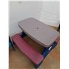 Image 5 : *Little Tikes Kids Table and Chairs - 26" x 30" x 18, Pickup Only