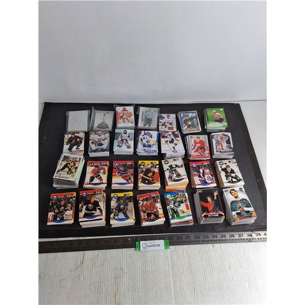 Large Quantity of Assorted Sports Collector Cards - Cannot Authenticate