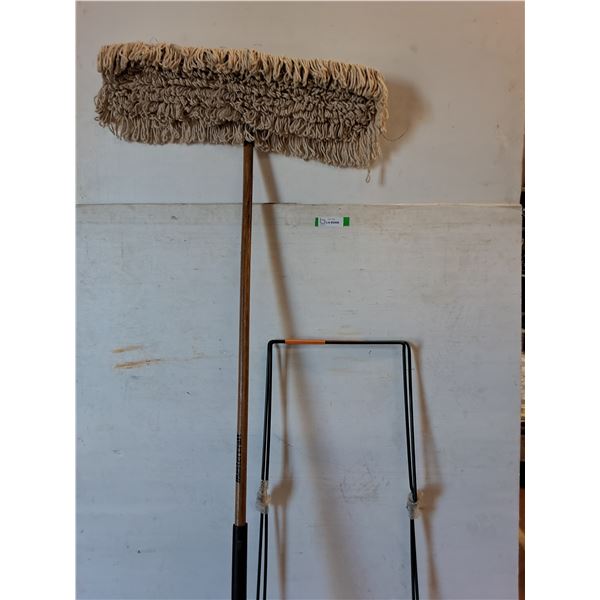 *Mastercraft Mop, Metal Bag Holder, Pickup Only