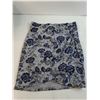 Image 13 : Nike Kid's Size 3 Runners, Women's Medium Blouse, Size 6 Jeans, Medium Skirt & Tshirt, Yoyo Set