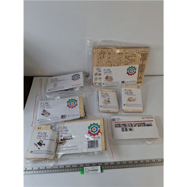 (8) New Minimakers STEM Building Toys