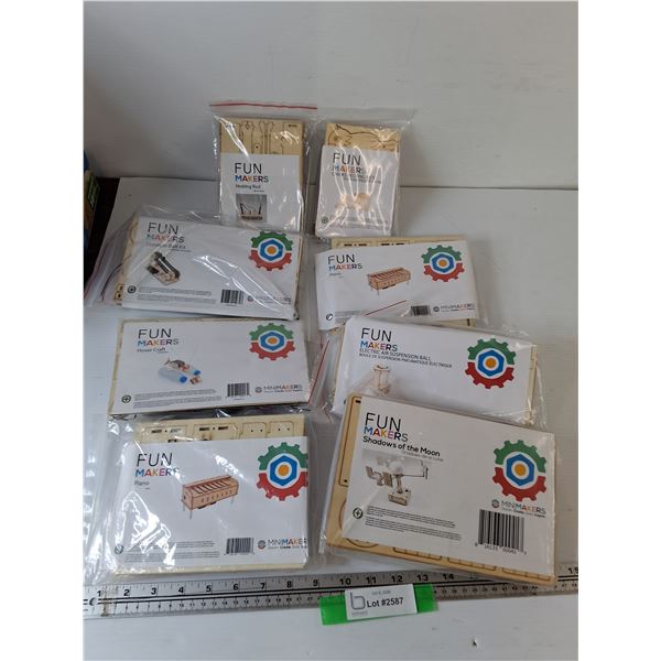 (8) New Minimakers STEM Building Toys