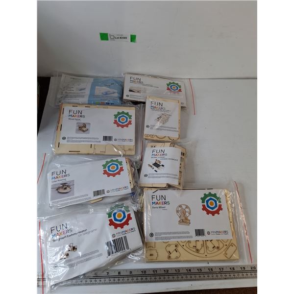 (8) New Minimakers STEM Building Toys