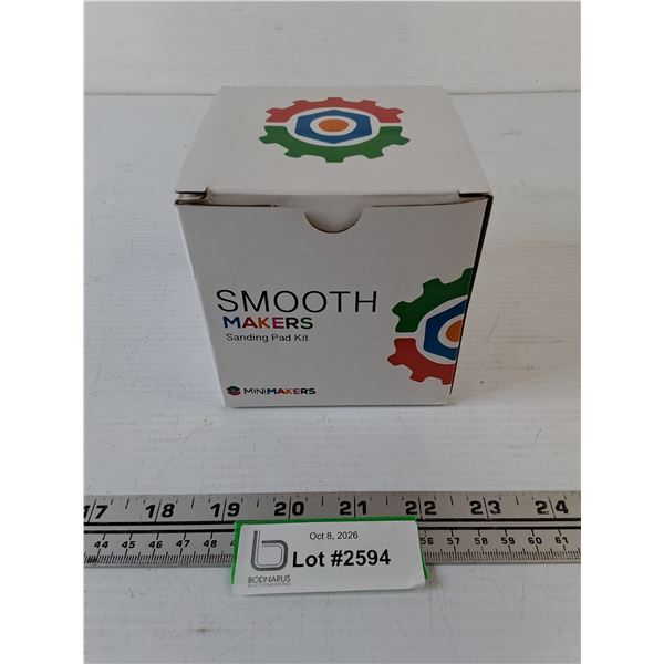 New 8 Pack Minimakers 4x4x1 Sizeable Sanding Pads