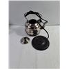 Image 3 : Cuisinart Electric Kettle - As Is