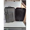 Image 3 : Canada Large Rolling Suitcase 31x19x11", Pickup Only