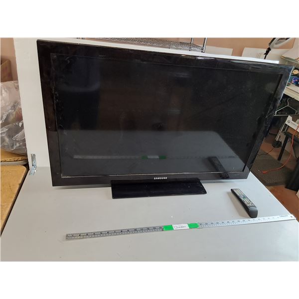 *Samsung 40" TV 