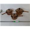 Image 1 : (3) Pyrex Glass Pots & Lids